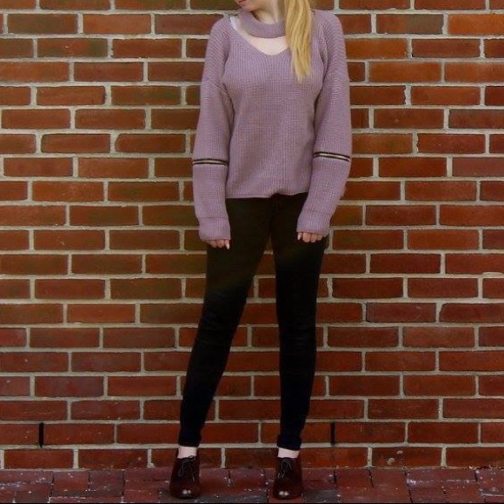 Trendy Choker V-neck sweater with zipper details